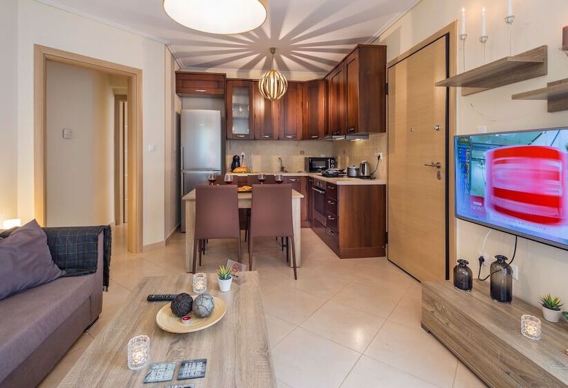 Scorpio Deluxe Apartment With Private Garden