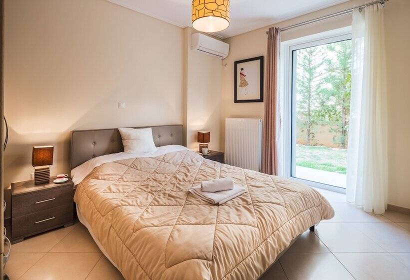 Scorpio Deluxe Apartment With Private Garden