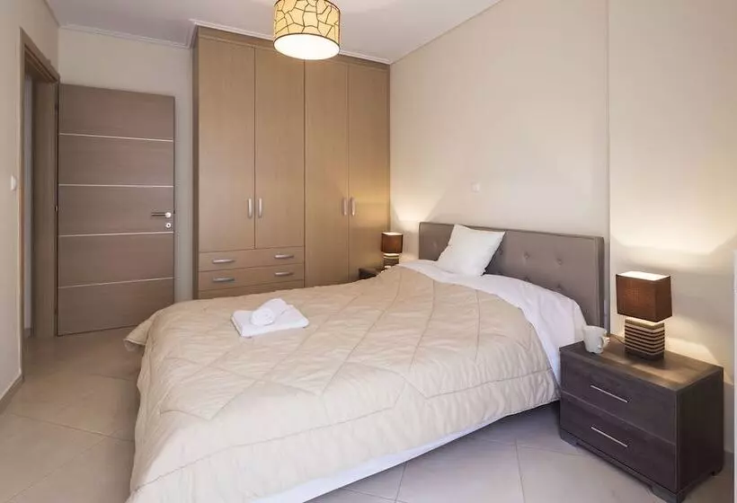 Scorpio Deluxe Apartment With Private Garden