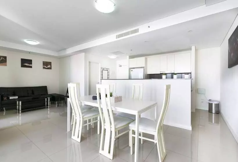 Penthouse Near Airport & Cbd