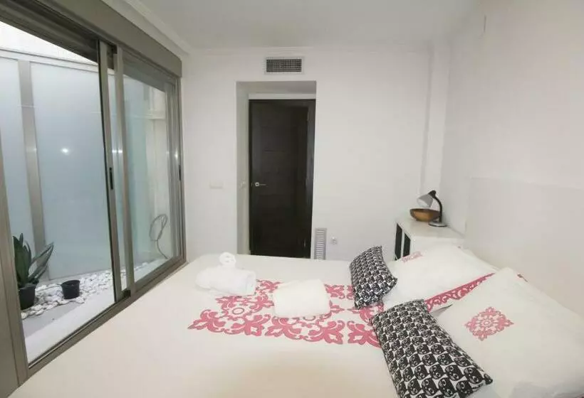Precioso Apartamento Al Lado De Las Torres De Serrano
