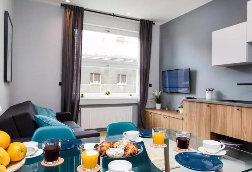 Rooms And Apartments Glossy