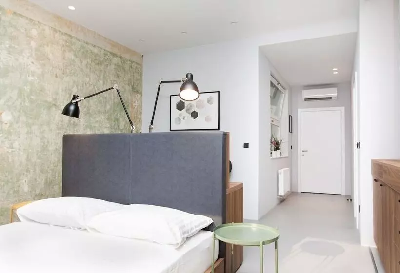 Rooms And Apartments Glossy