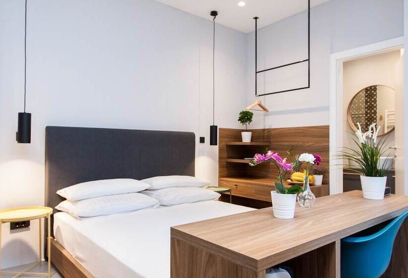 Rooms And Apartments Glossy