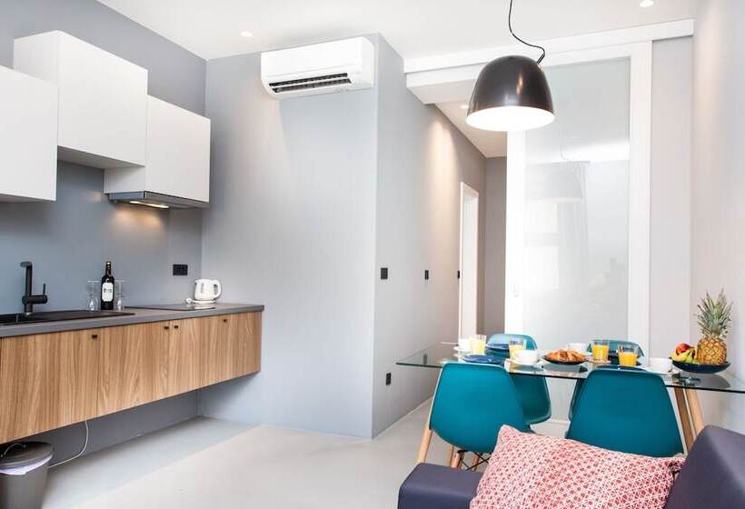 Rooms And Apartments Glossy