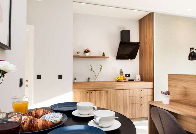 Rooms And Apartments Glossy