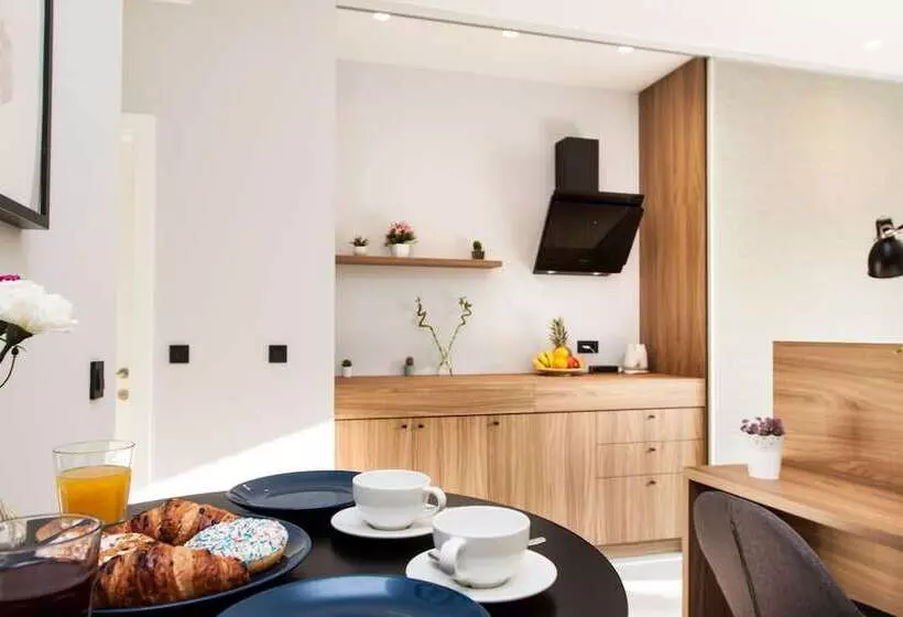 Rooms And Apartments Glossy