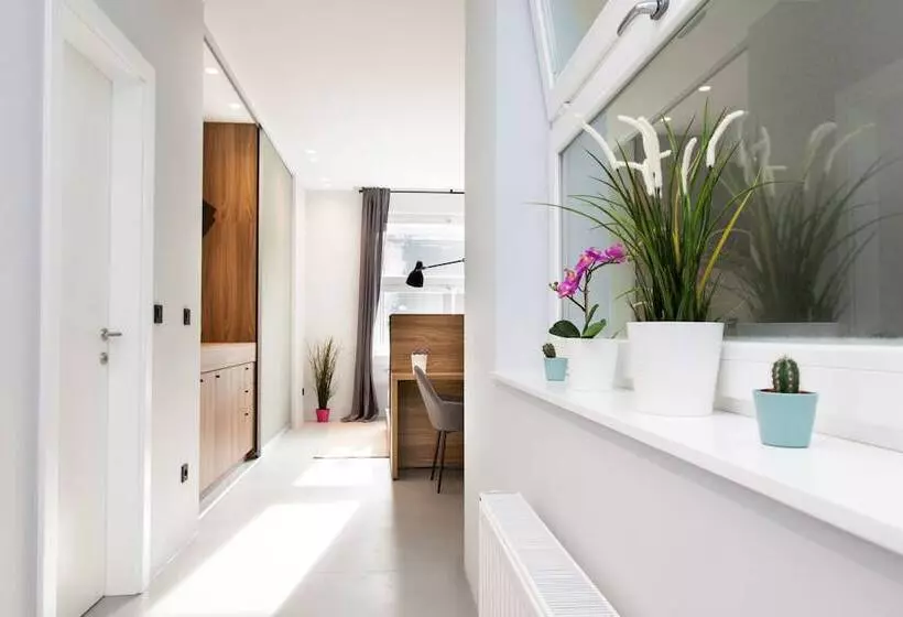 Rooms And Apartments Glossy