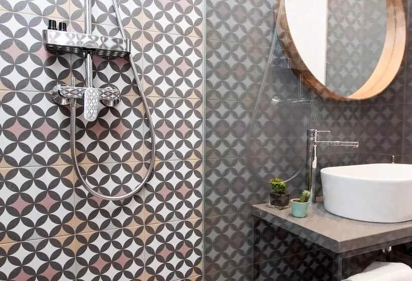 Rooms And Apartments Glossy