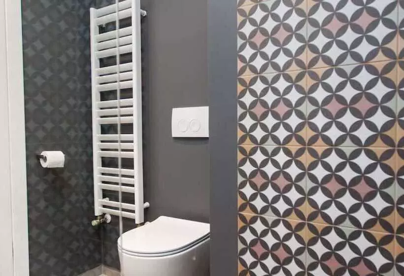 Rooms And Apartments Glossy