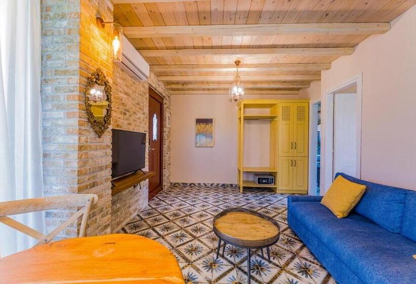 Mediterraneo Luxury Suites Halkidiki