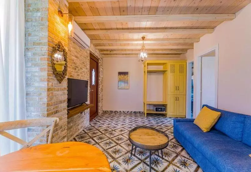 Mediterraneo Luxury Suites Halkidiki