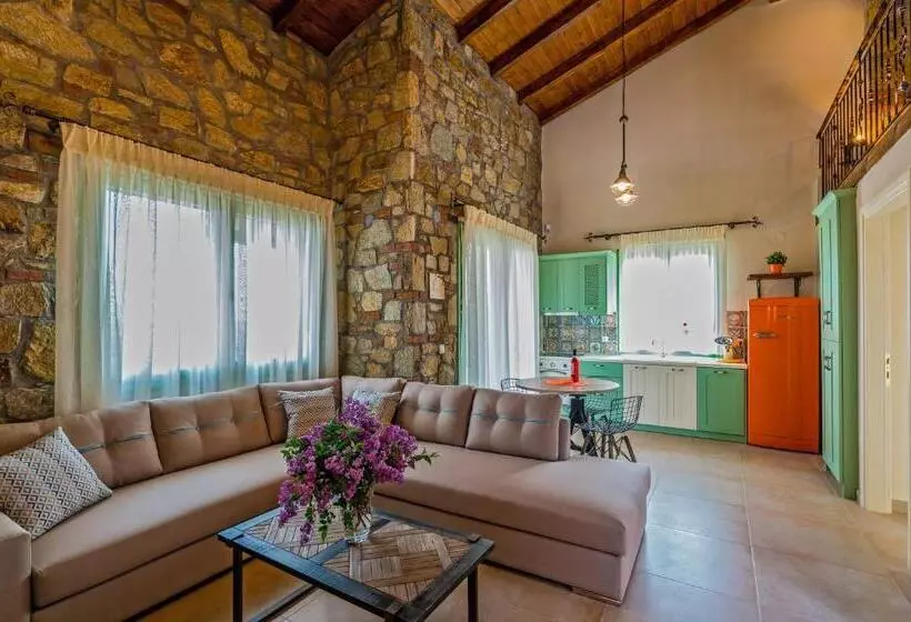 Mediterraneo Luxury Suites Halkidiki