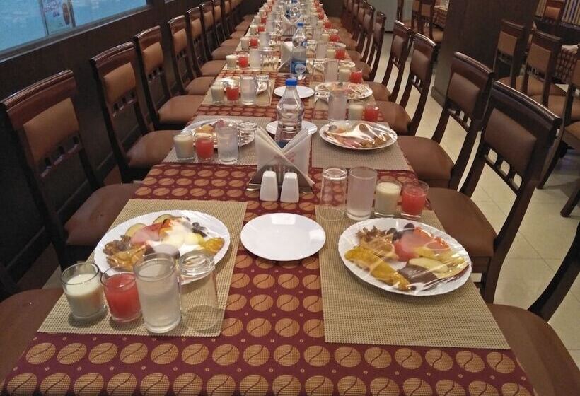 בית מלון כפרי Alhind Calicut Tower