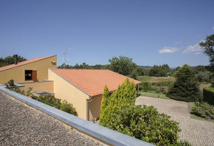 Liiiving Caminha Countryside Pool House