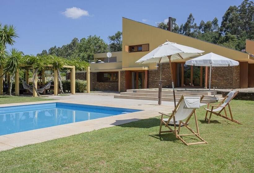 Liiiving Caminha Countryside Pool House