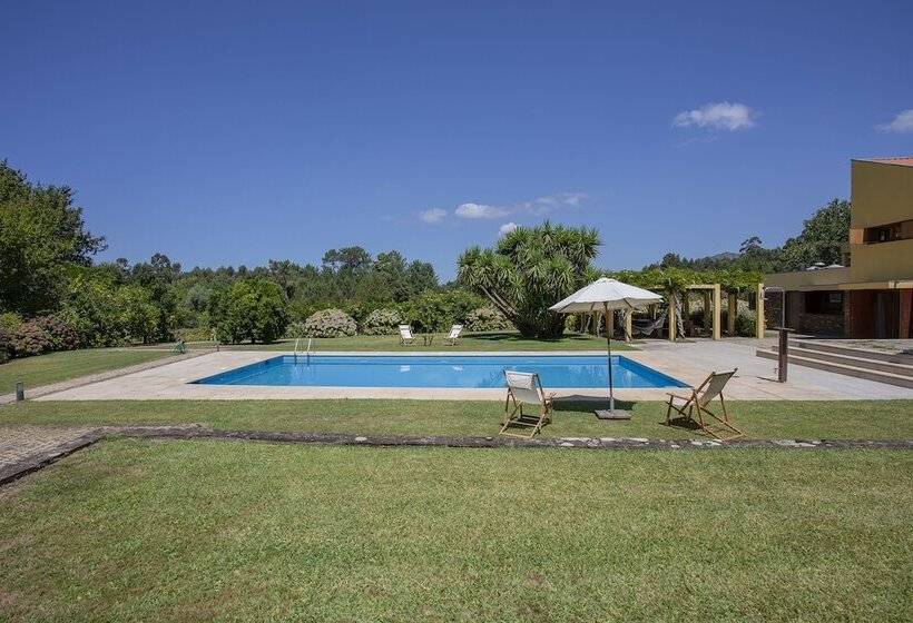 Liiiving Caminha Countryside Pool House