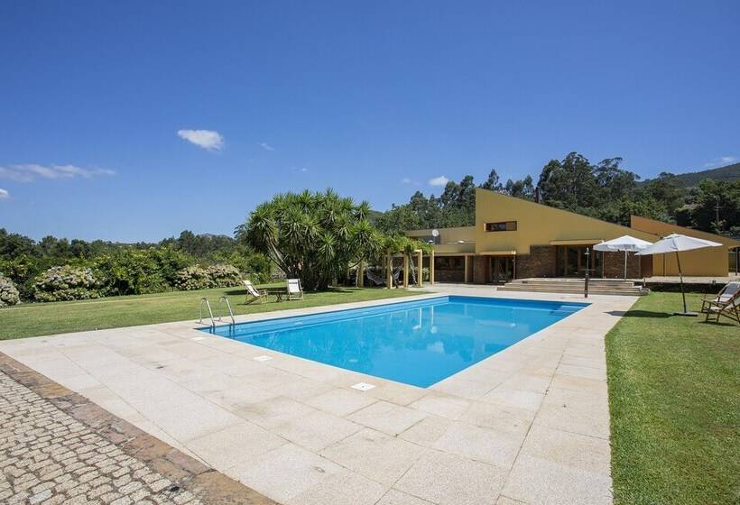 Liiiving Caminha Countryside Pool House