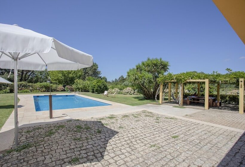 Liiiving Caminha Countryside Pool House
