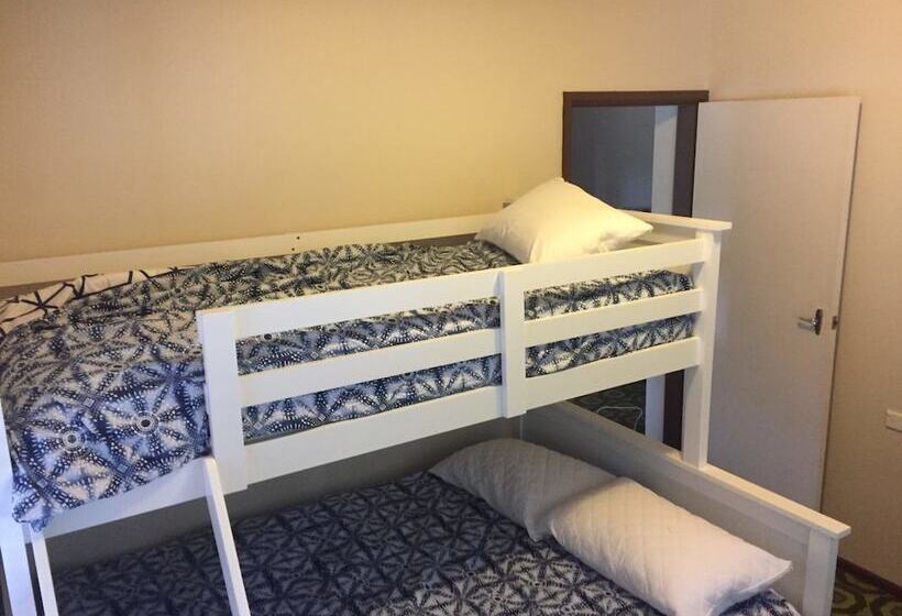 Muller S Cottage At Hat Head