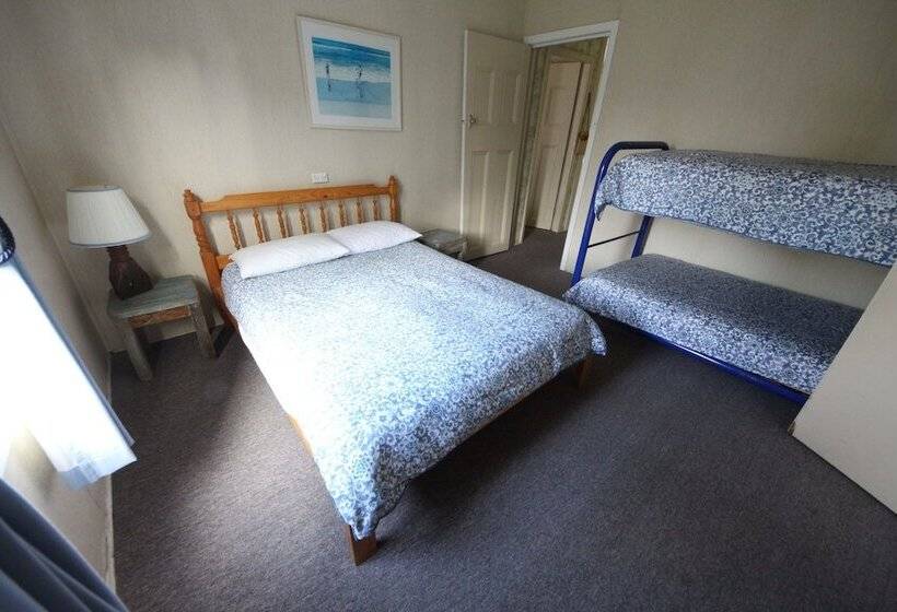 Muller S Cottage At Hat Head