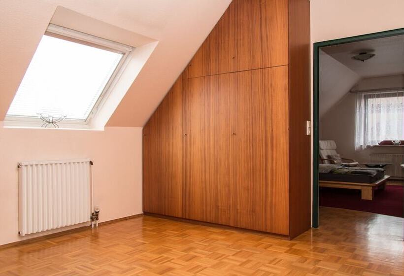 Privatunterkunft An Der Hecke