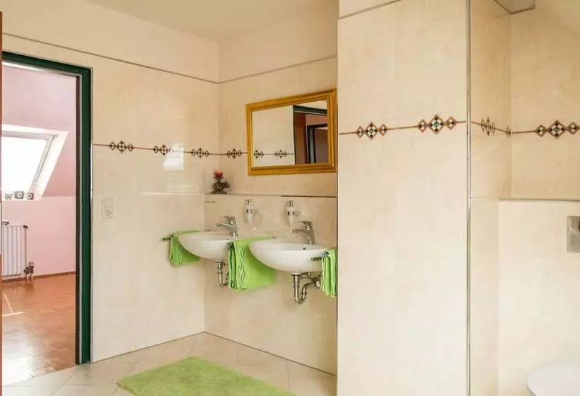 Privatunterkunft An Der Hecke