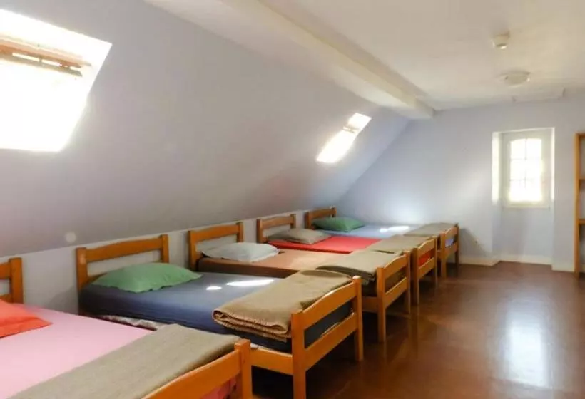 Retkeilymaja Gite Chaneü