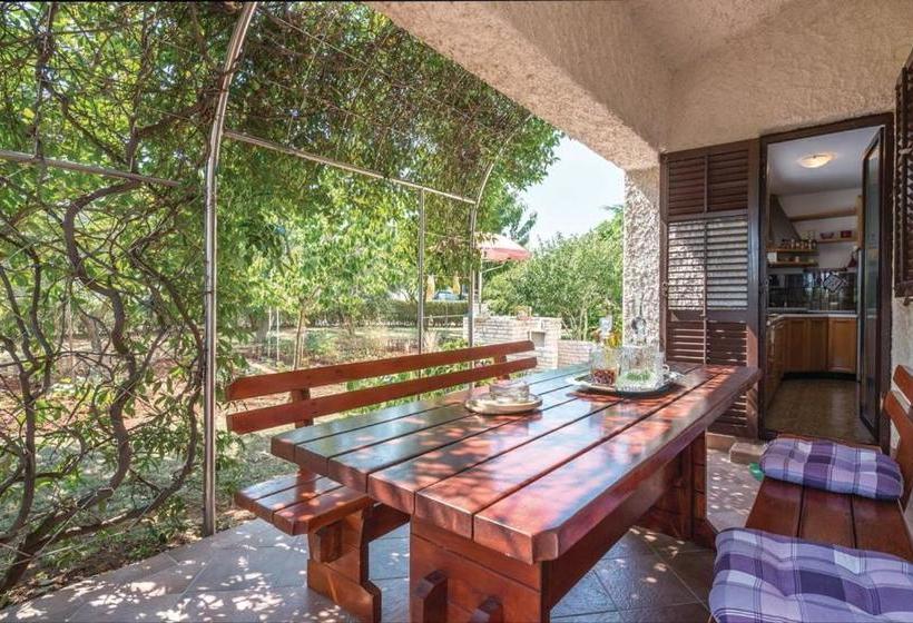 Apartments Biserka 1495