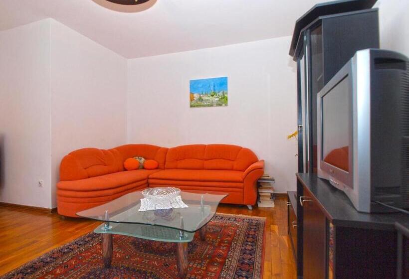 Apartments Nadia 1493