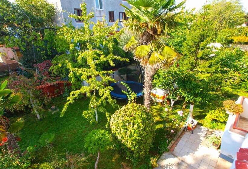 Apartments Nadia 1493