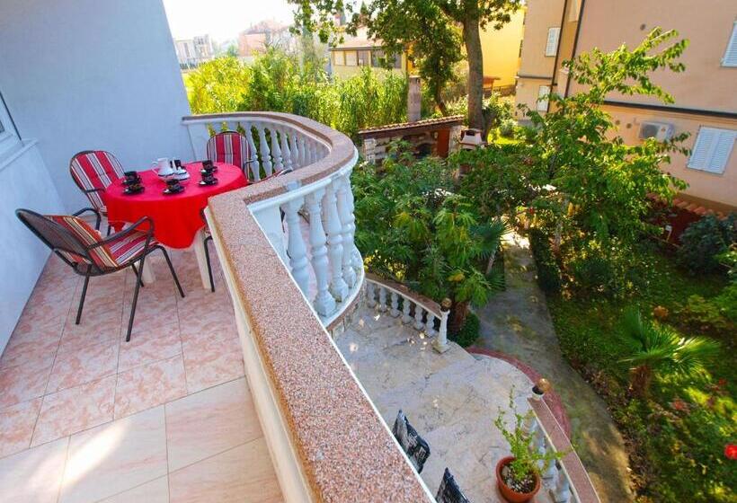 Apartments Nadia 1493