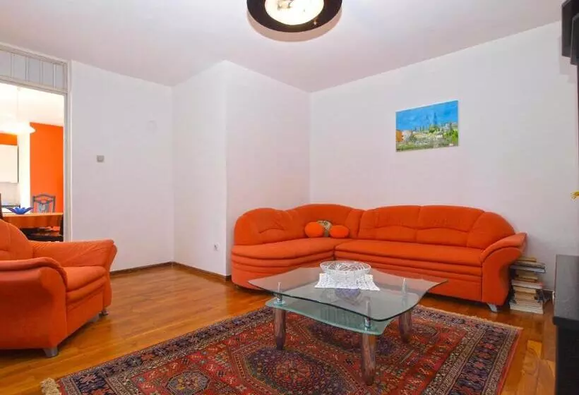 Apartments Nadia 1493