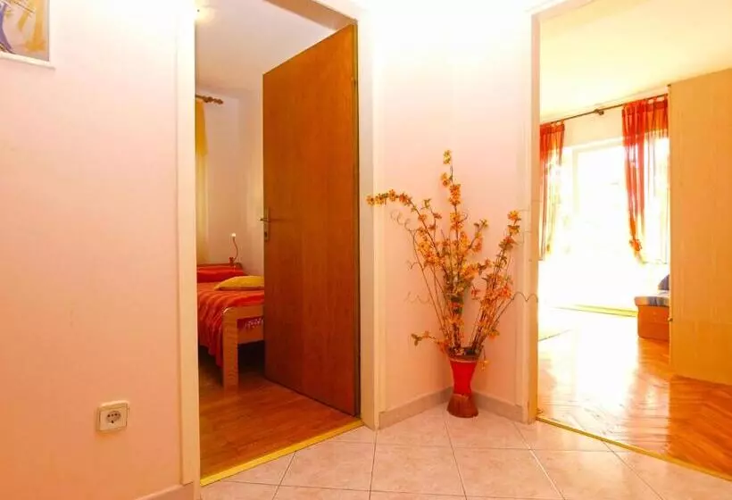 Apartments Nadia 1493