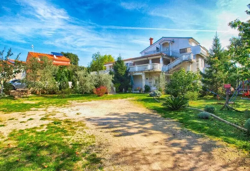 Apartments Nadia 1493