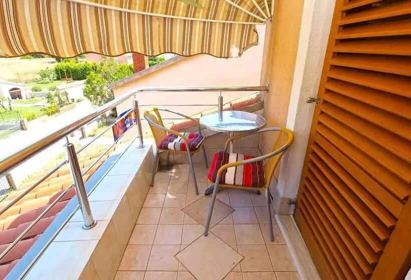 Apartments Orange 709