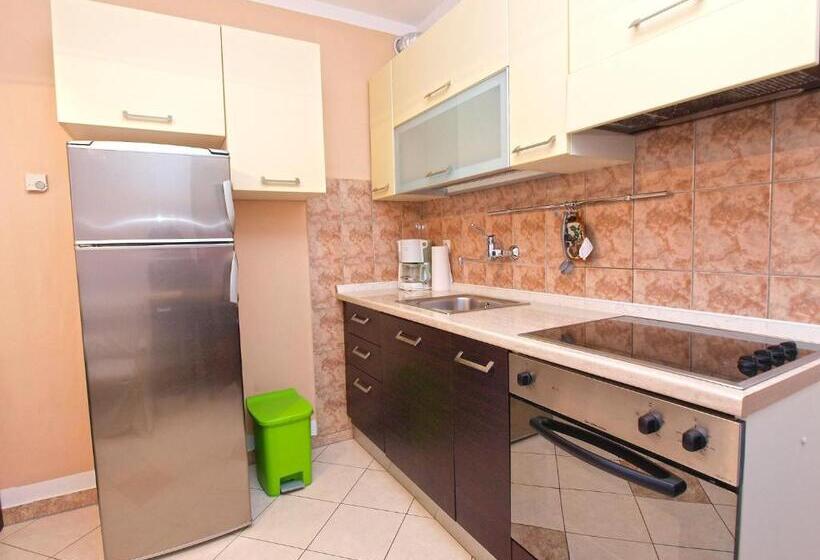 Apartments Orange 994