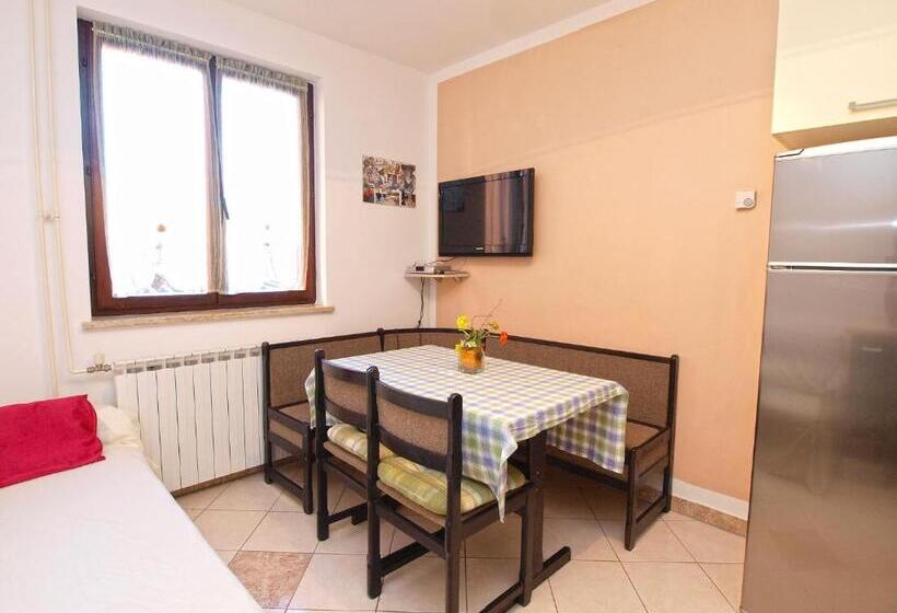 Apartments Orange 994