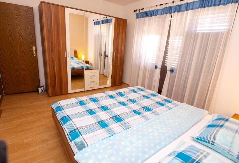 Apartments Orange 994