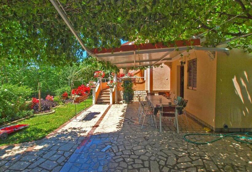 Apartments Orange 994