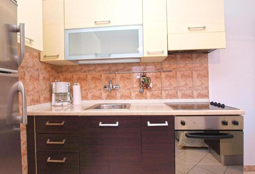 Apartments Orange 994