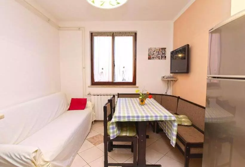 Apartments Orange 994