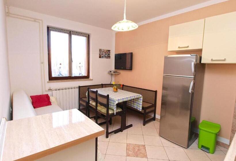 Apartments Orange 994