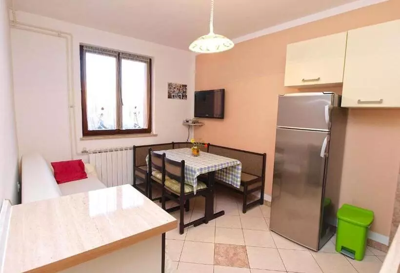 Apartments Orange 994