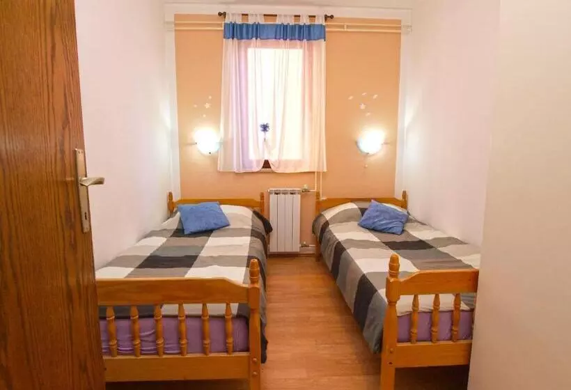 Apartments Orange 994