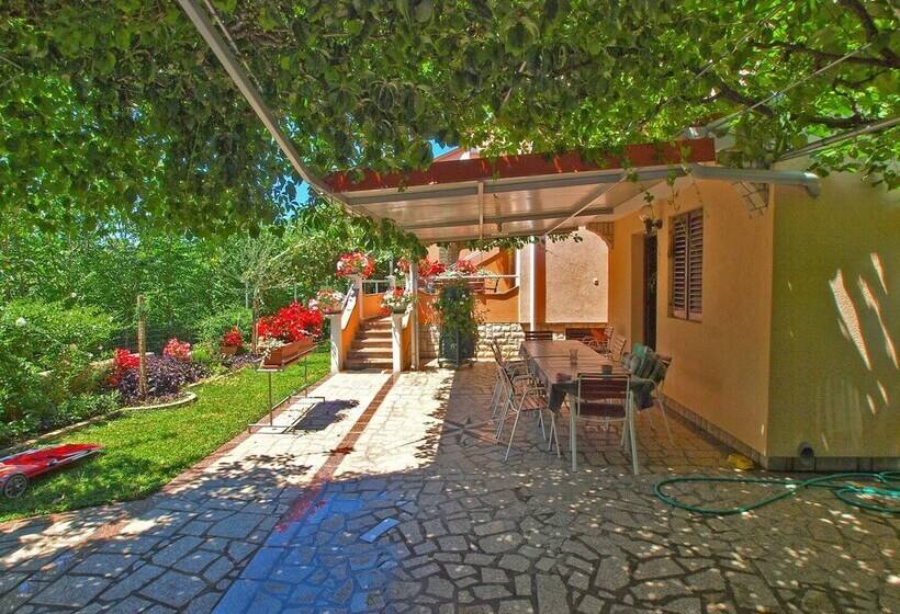 Apartments Orange 994