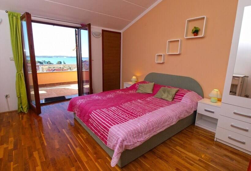 Apartments Orange 994