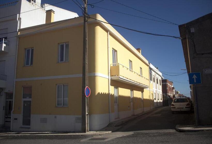 Friendly Peniche Apartment