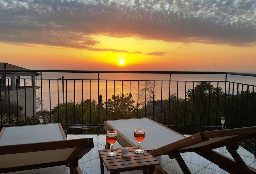 Horizon View Apartment