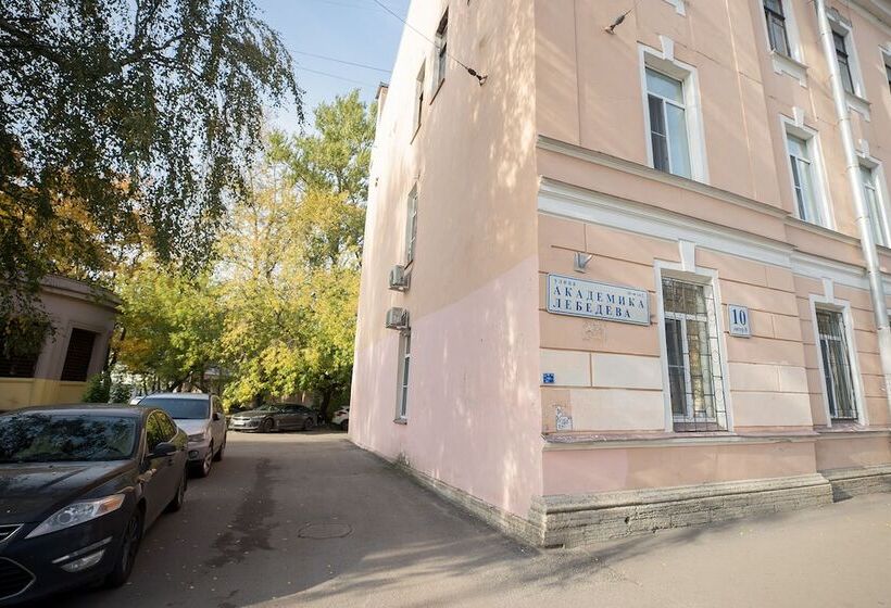Отель Apartments On Lebedeva 10v